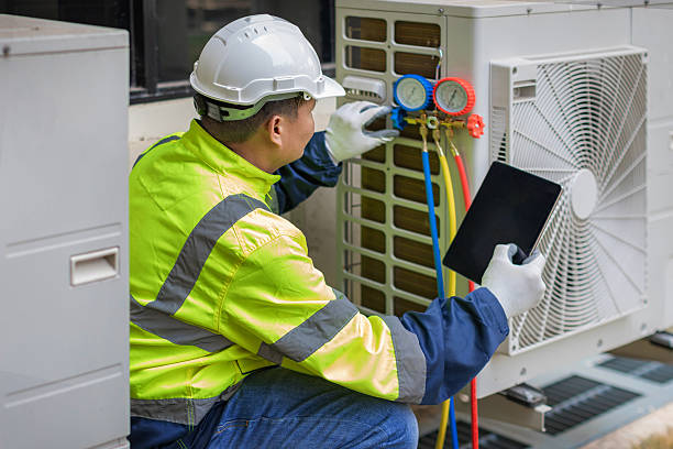 Professional Hvac technician working in Downs, IL